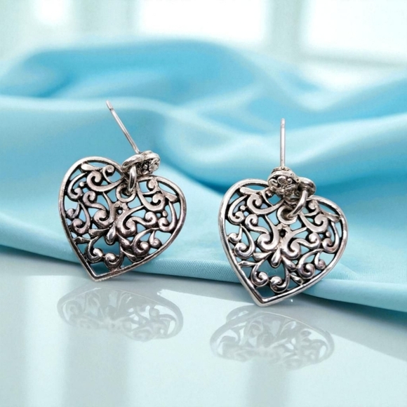 Vintage Jewelry - Elegant Silver Tone Heart Earrings